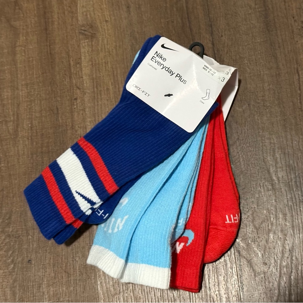 Nike 3-Pack Everyday Plus Cushioned Crew Dri-Fit Socks. Sz(M8-12 W10-13)